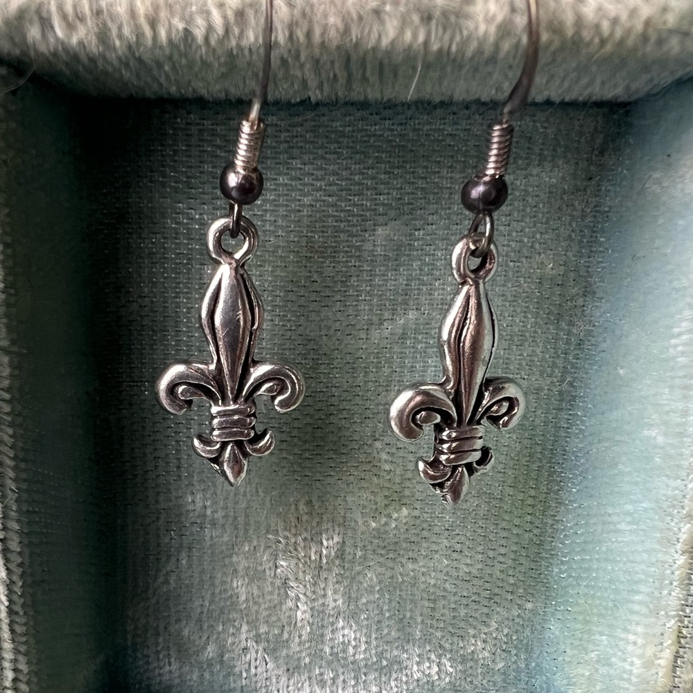 Vintage Sterling Silver Fleur-de-Lis Dangle Earrings 925